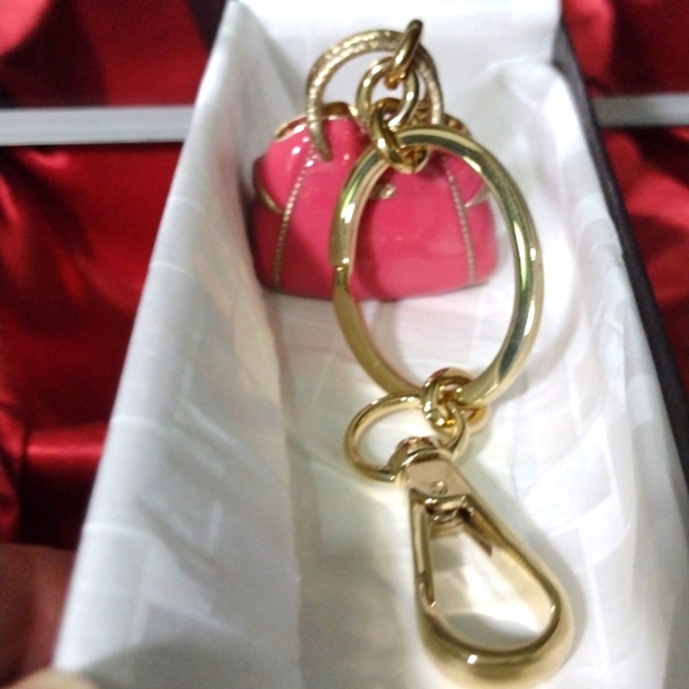 COLE HAAN Spotlight Enamel Pink 🩷 Weighted Keychain NWT - Picture 4 of 8